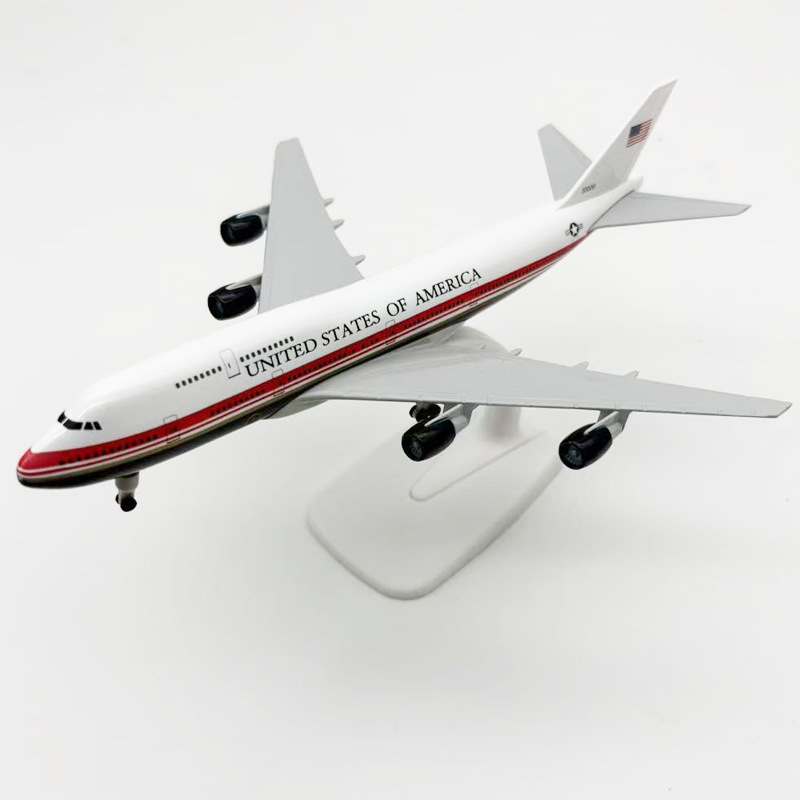 新登場 20cm ミニチュア飛行機 エアフォースワン B74 - Model Kit Aircraft のレビューと価格