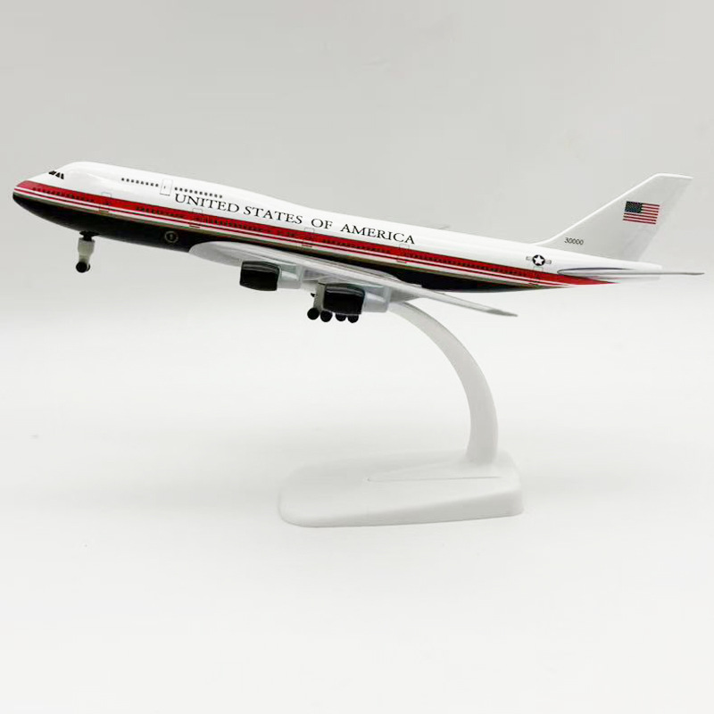 新登場 20cm ミニチュア飛行機 エアフォースワン B74 - Model Kit Aircraft のレビューと価格