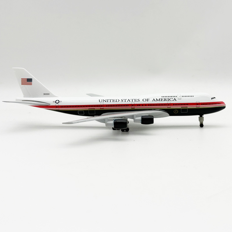 新登場 20cm ミニチュア飛行機 エアフォースワン B74 - Model Kit Aircraft のレビューと価格